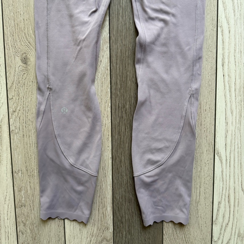 Lululemon Purple High-Waisted Leggings with Smooth Stretch Fabric size 2 - Picture 4 of 8